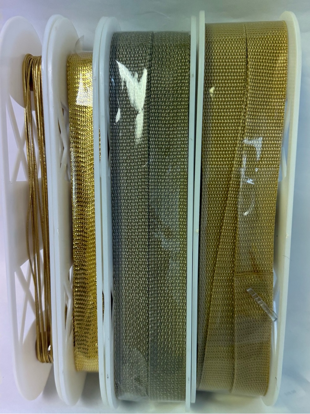 SIMPLICITY 4 Metallic Mesh Ribbon Trim in Gold NWT